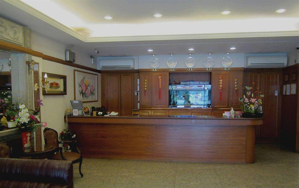 Sin Fu Business Hotel Taichung Extérieur photo