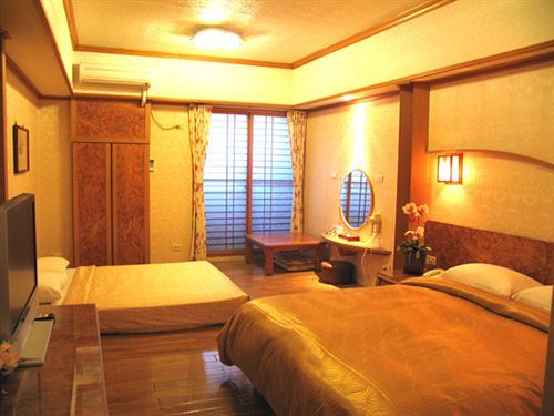 Sin Fu Business Hotel Taichung Extérieur photo